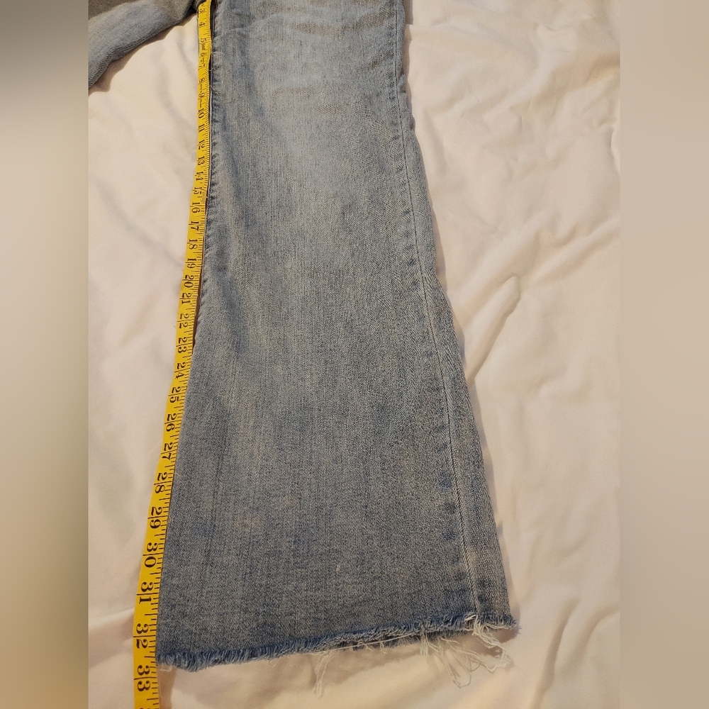 Judy Blue Light Wash Straight Leg Jeans With Raw Edge Hem - 15 - Picture 7 of 9